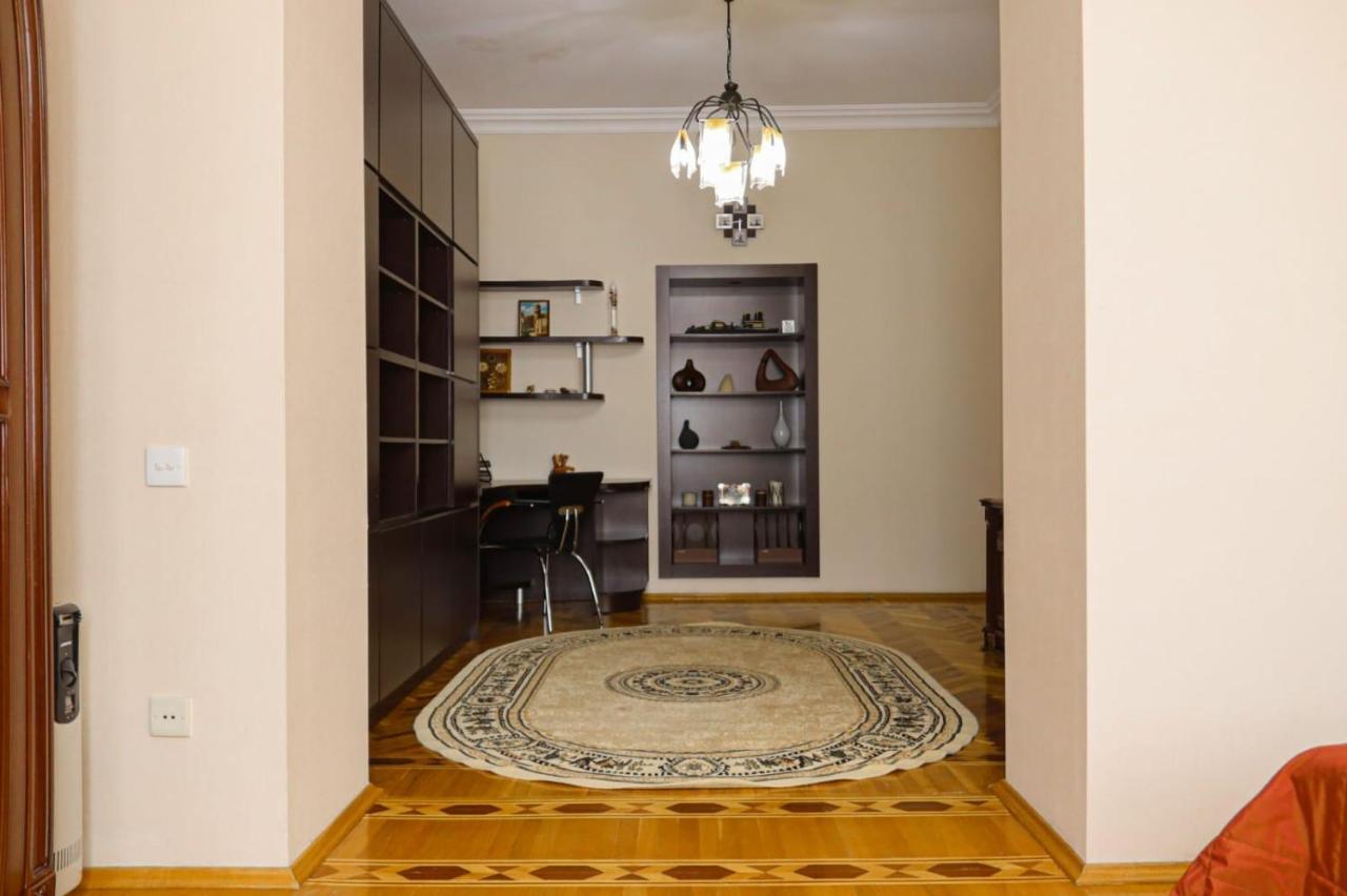 Azneft Royal Suite Apartment Sea View Baku Exterior photo