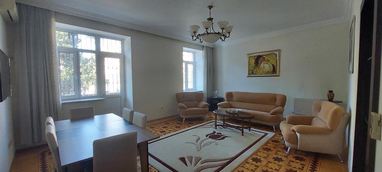 Azneft Royal Suite Apartment Sea View Baku Exterior photo