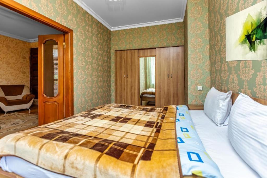 Azneft Royal Suite Apartment Sea View Baku Exterior photo